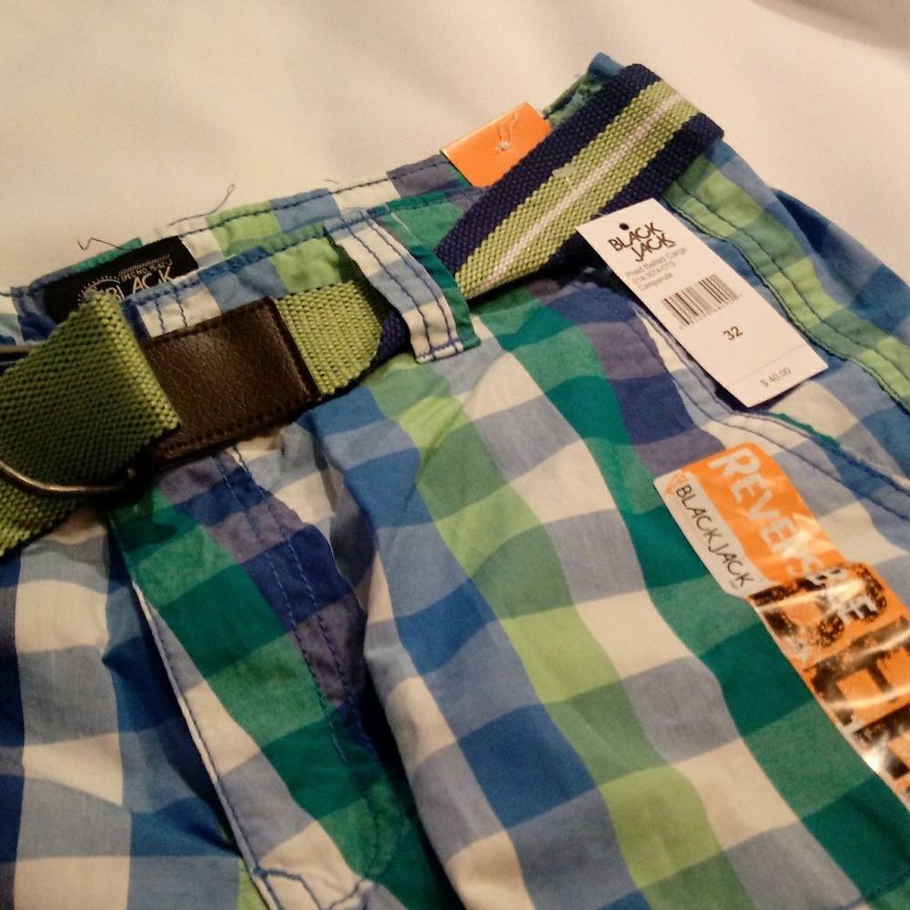 ⬇️ Teen Boys Youth 32W Green Blue Plaid Shorts